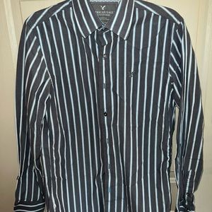 American Eagle button down shirt size small